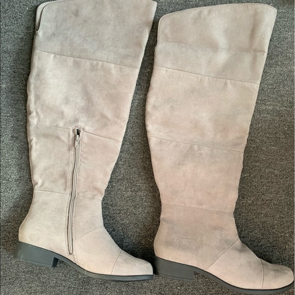 American Eagle By Payless Shoes - Knee high boots!!